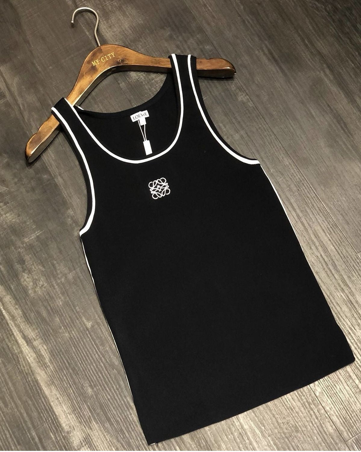 Petit haut loewe dispo en marron blanc et noir